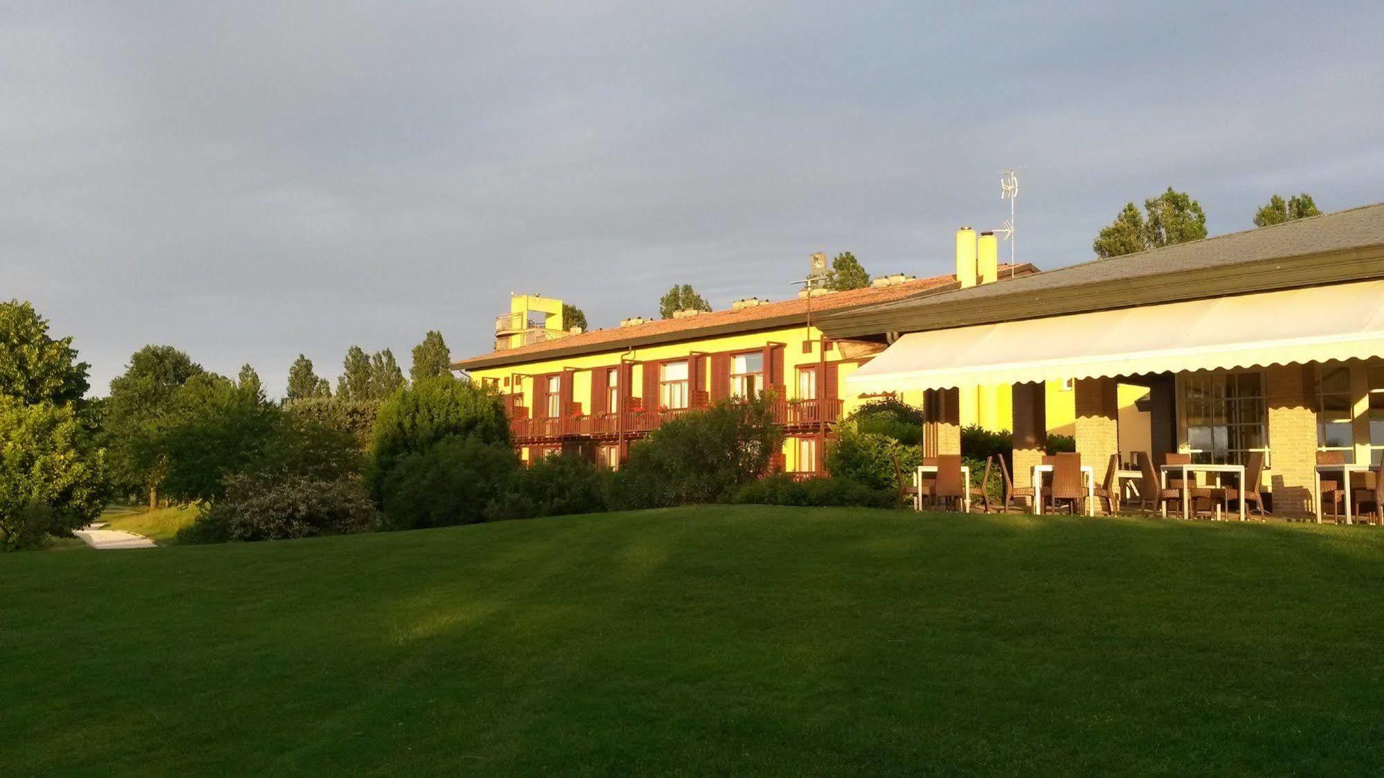 Hotel Golf Inn Lignano Sabbiadoro Exterior photo