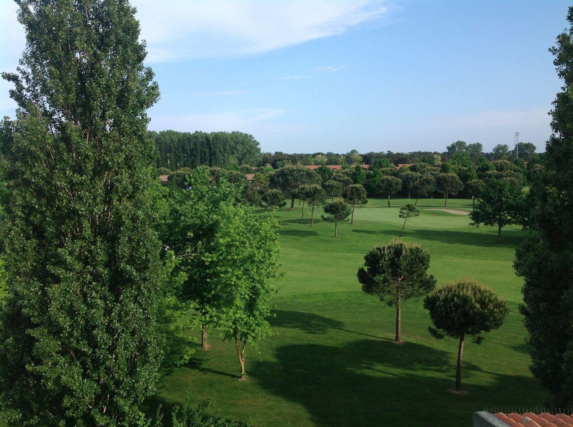 Hotel Golf Inn Lignano Sabbiadoro Exterior photo